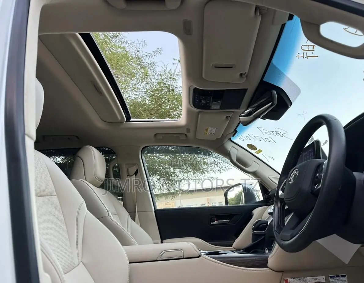 Toyota Land Cruiser 2023 White