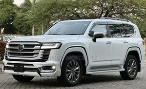 Toyota Land Cruiser 2023 White