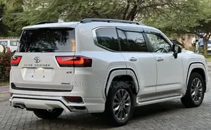 Toyota Land Cruiser 2023 White