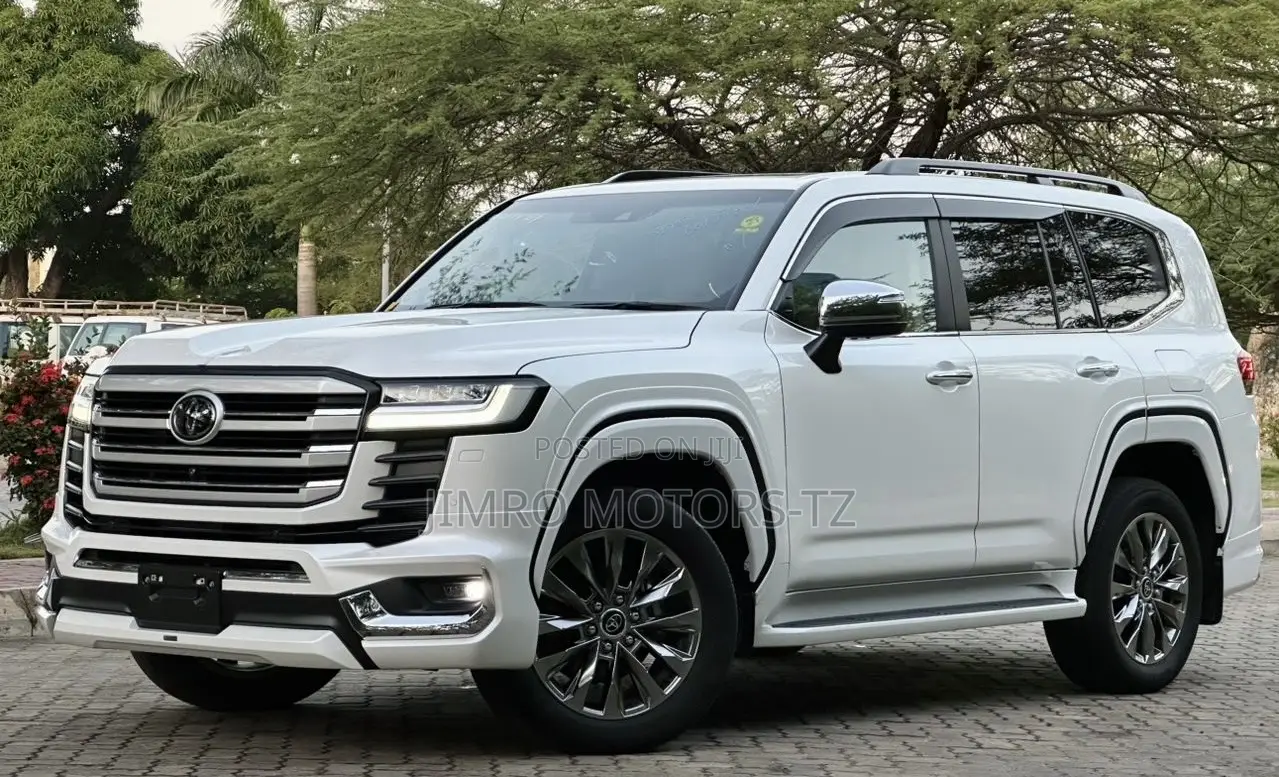 Toyota Land Cruiser 2023 White