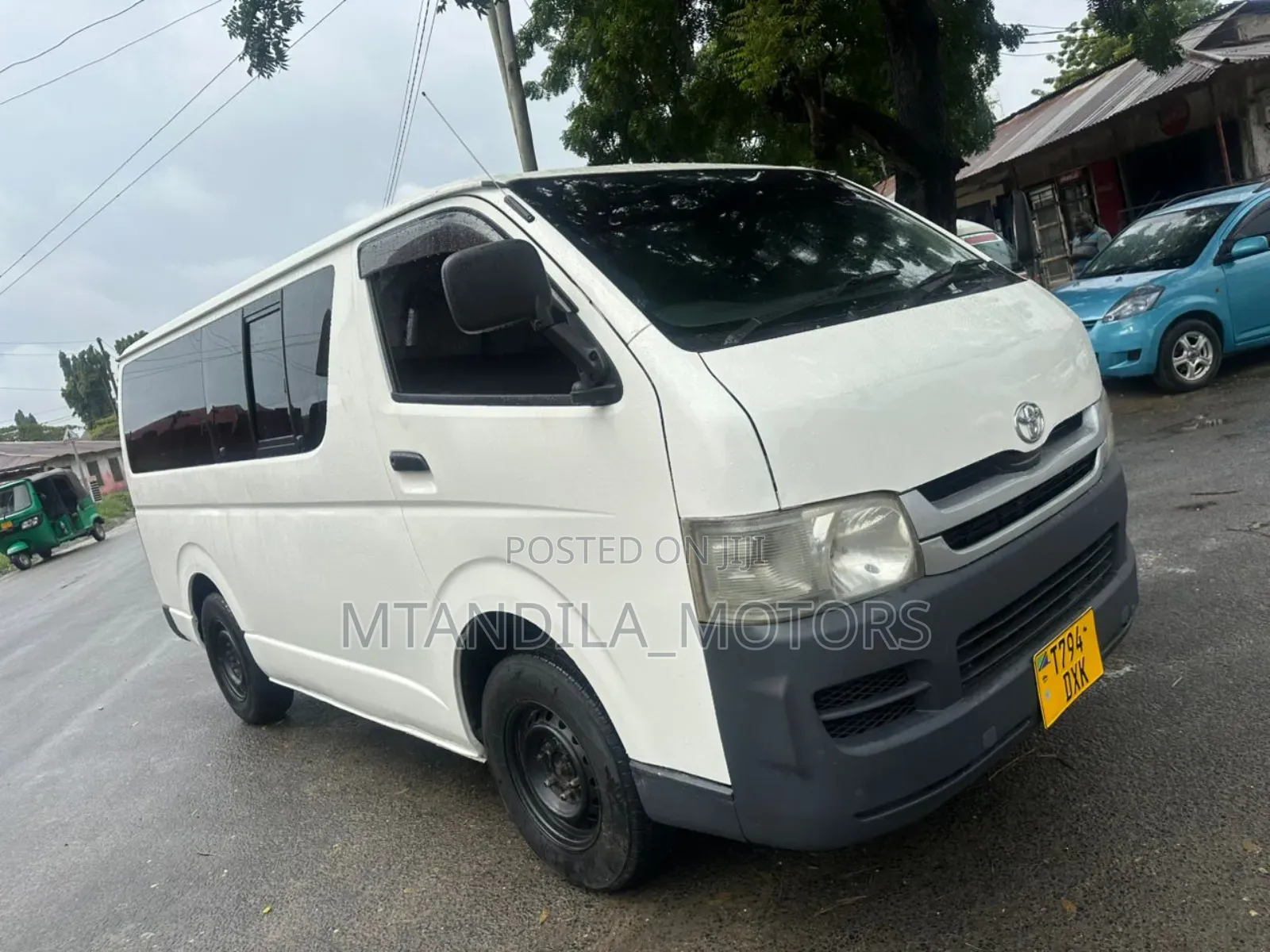 Toyota Quantum 2010 White