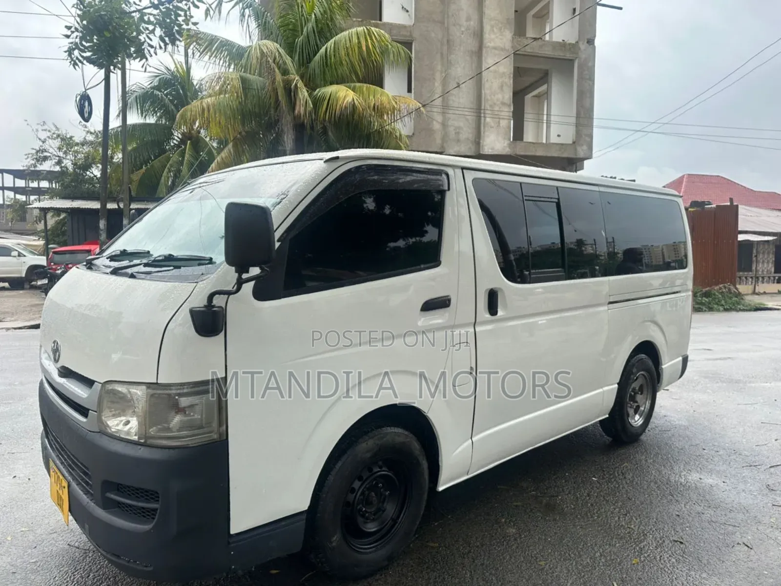 Toyota Quantum 2010 White