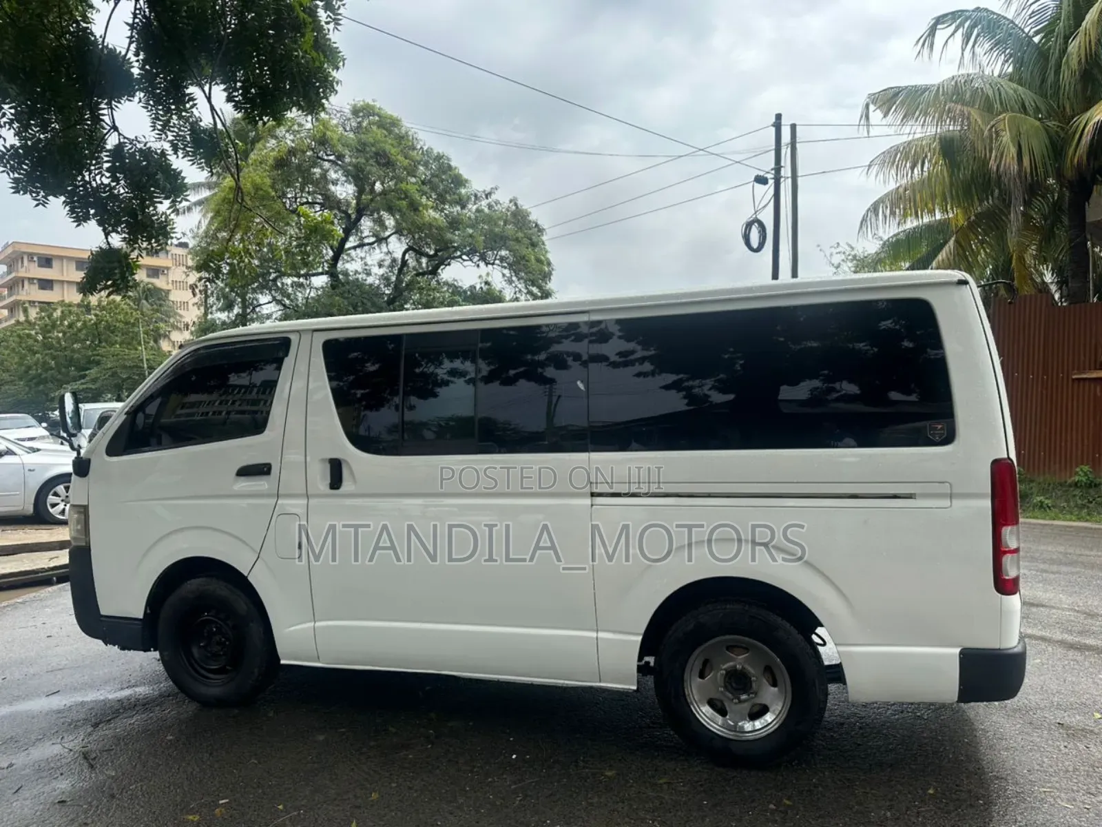 Toyota Quantum 2010 White