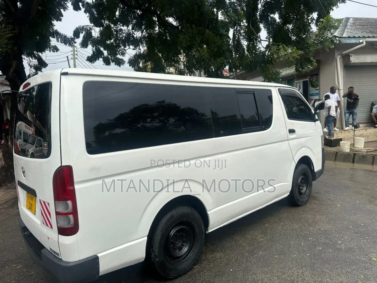 Toyota Quantum 2010 White