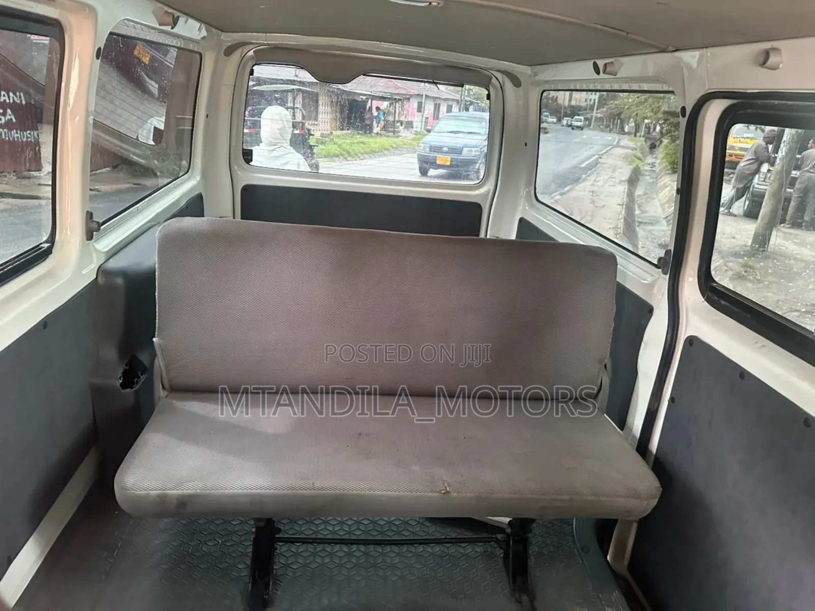 Toyota Quantum 2010 White