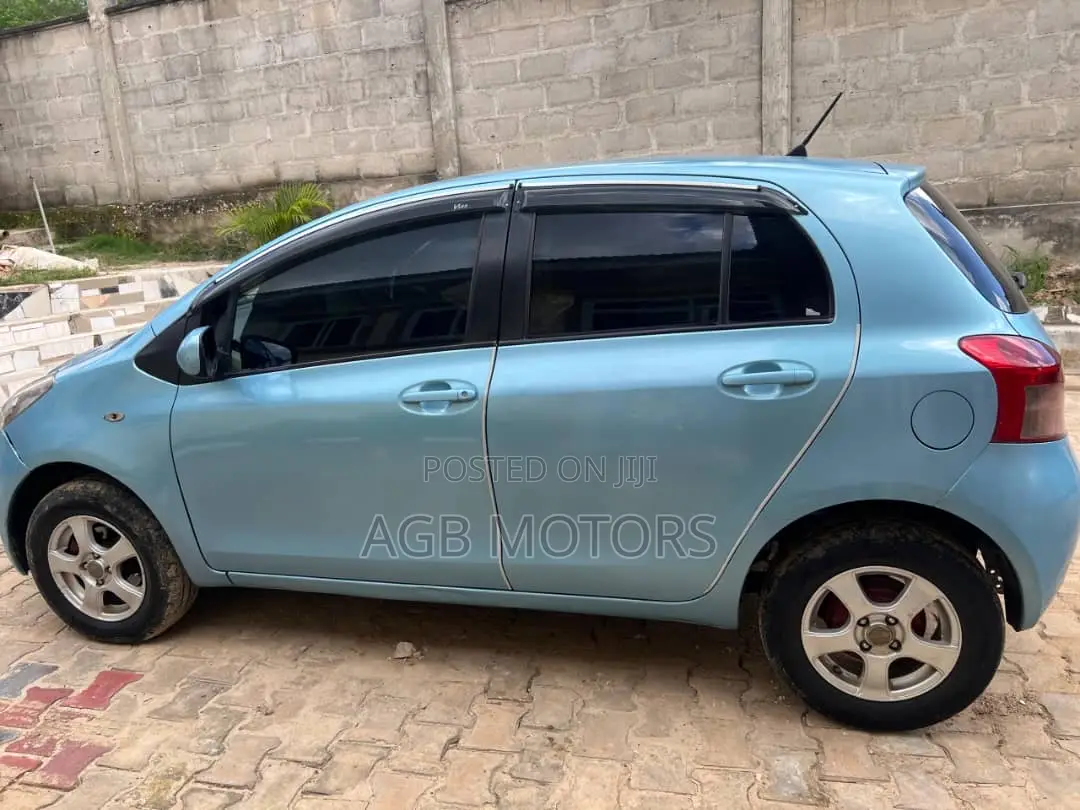 Toyota Vitz 2006 Blue