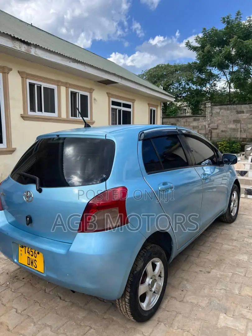 Toyota Vitz 2006 Blue