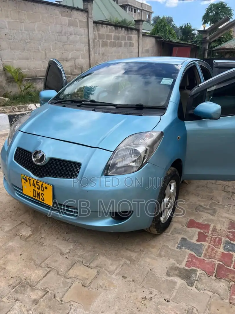 Toyota Vitz 2006 Blue