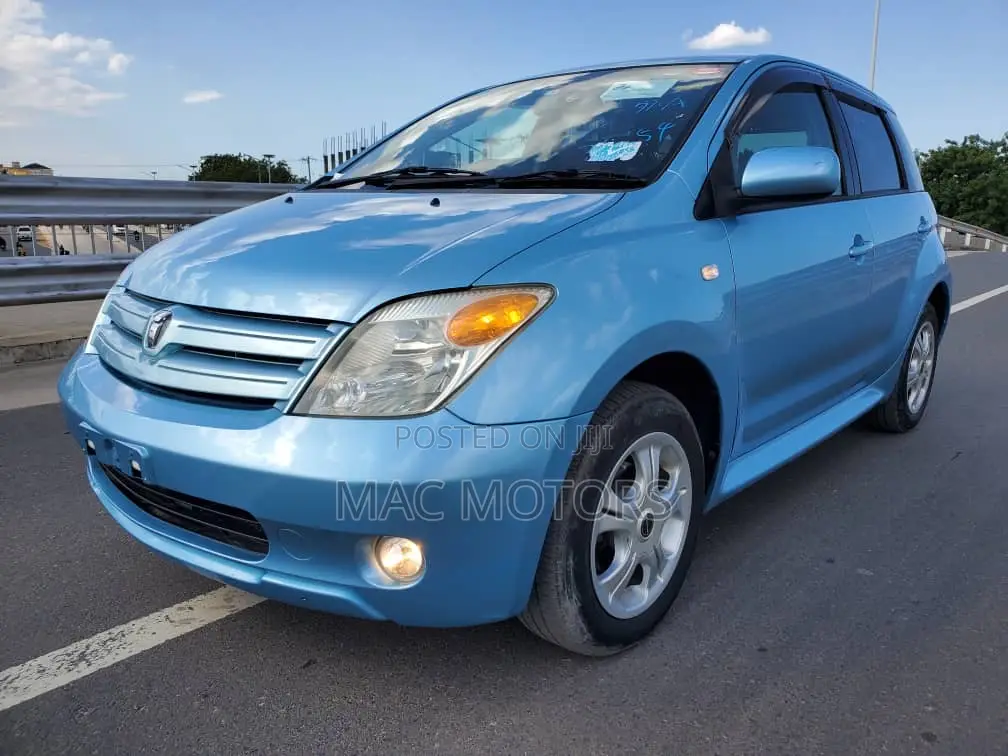 Toyota IST 2005 Blue
