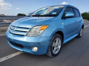 Toyota IST 2005 Blue