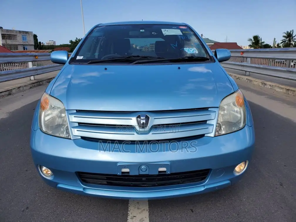 Toyota IST 2005 Blue