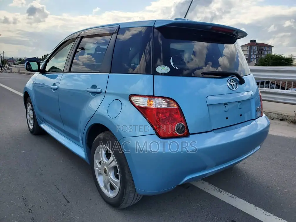 Toyota IST 2005 Blue