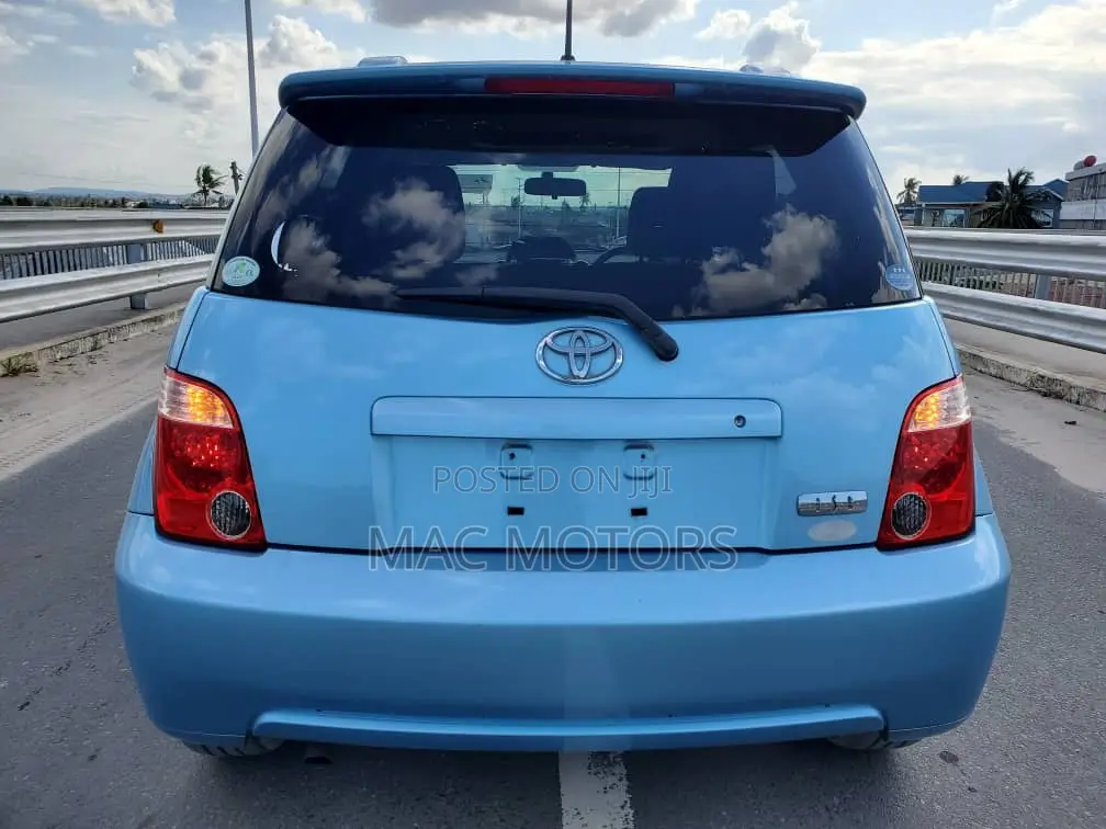 Toyota IST 2005 Blue