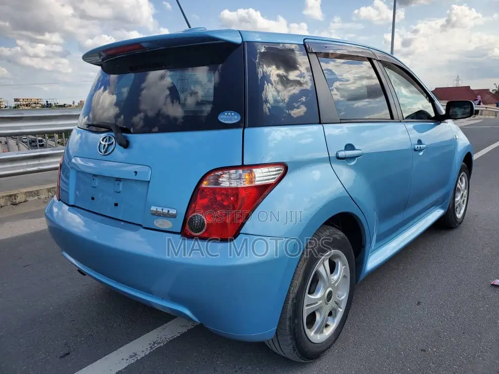 Toyota IST 2005 Blue