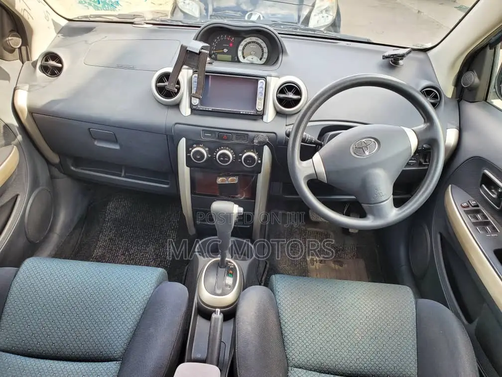 Toyota IST 2005 Blue
