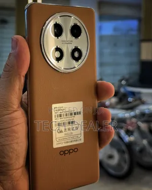 Photo - Oppo A2 Pro 256 GB Bronze