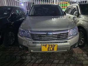 Photo - Subaru Forester 2008 Gold