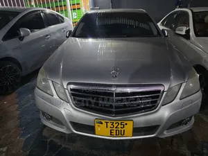 Photo - Mercedes-Benz C-Class 2010 Silver