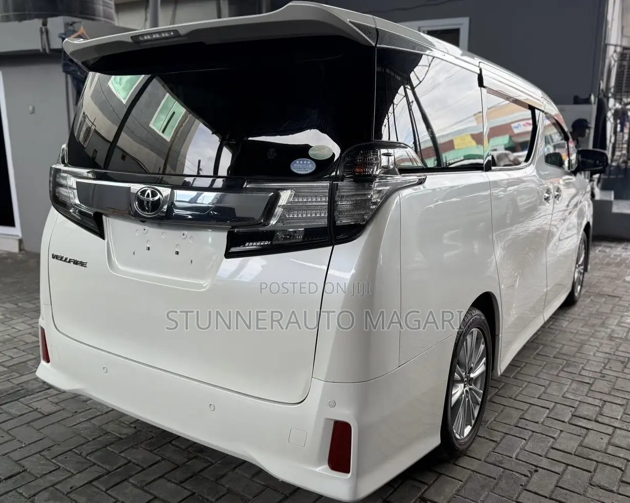 Toyota Vellfire 2019 White