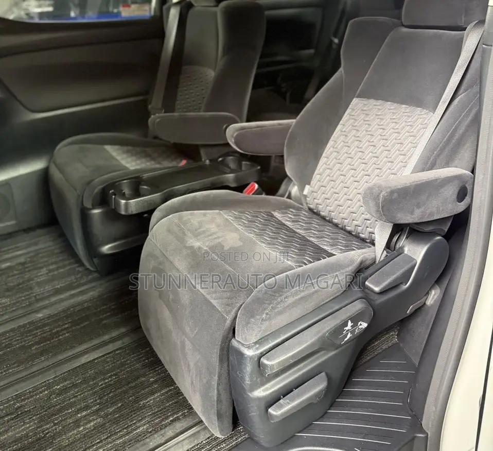 Toyota Vellfire 2019 White