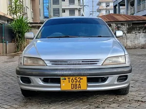 Toyota Carina 2000 Silver
