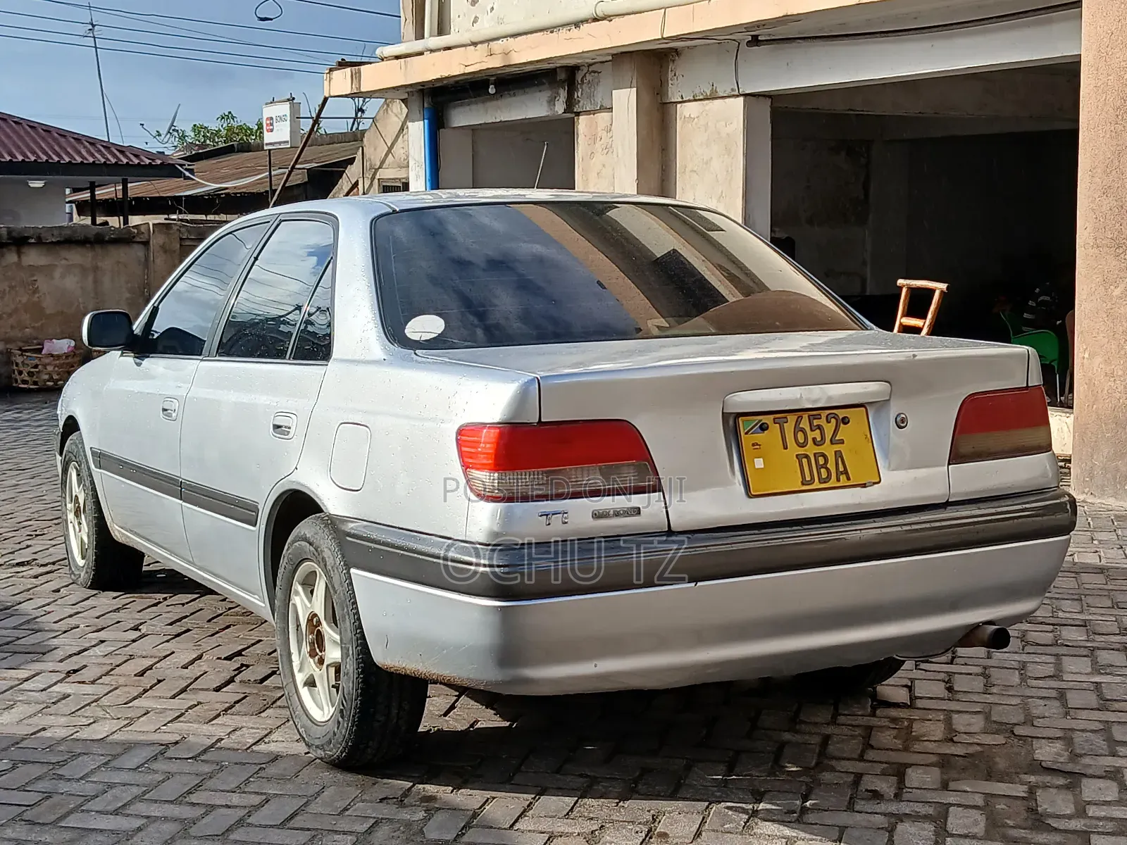 Toyota Carina 2000 Silver