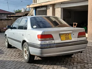 Toyota Carina 2000 Silver