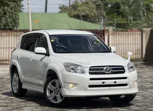 Photo - Toyota RAV4 2008 White