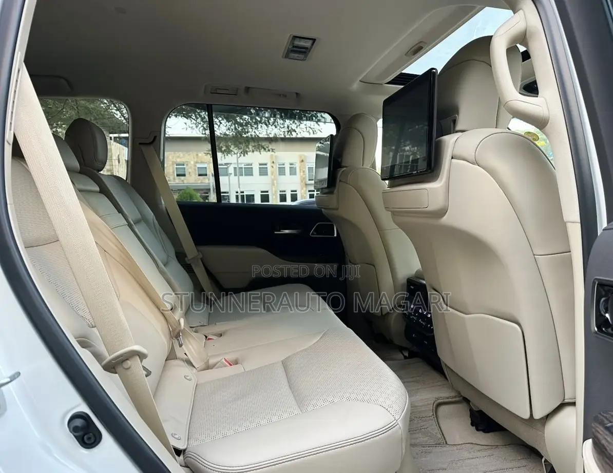 Toyota Land Cruiser 2023 White