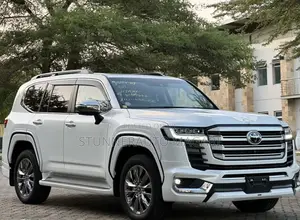 Toyota Land Cruiser 2023 White