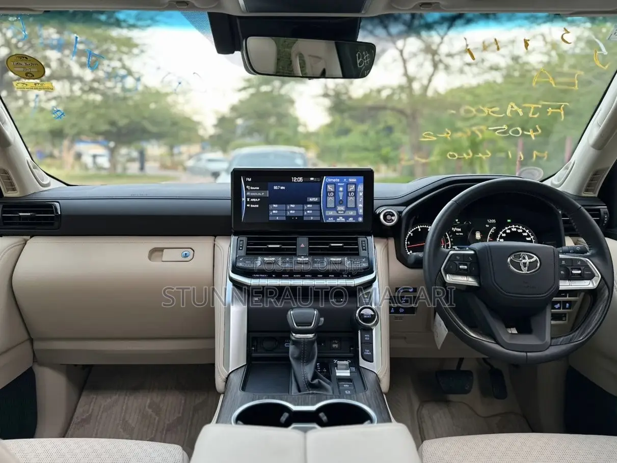 Toyota Land Cruiser 2023 White