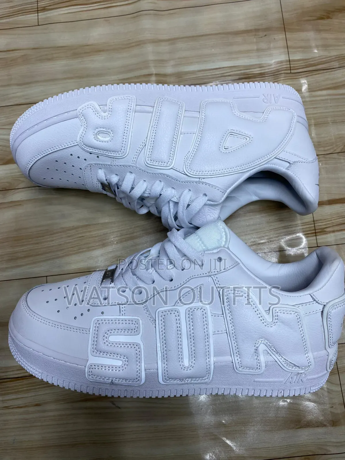 Trendy Men's Leather Sneakers Original and New