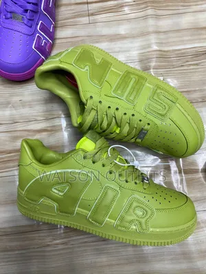 Trendy Men's Leather Sneakers Original and New