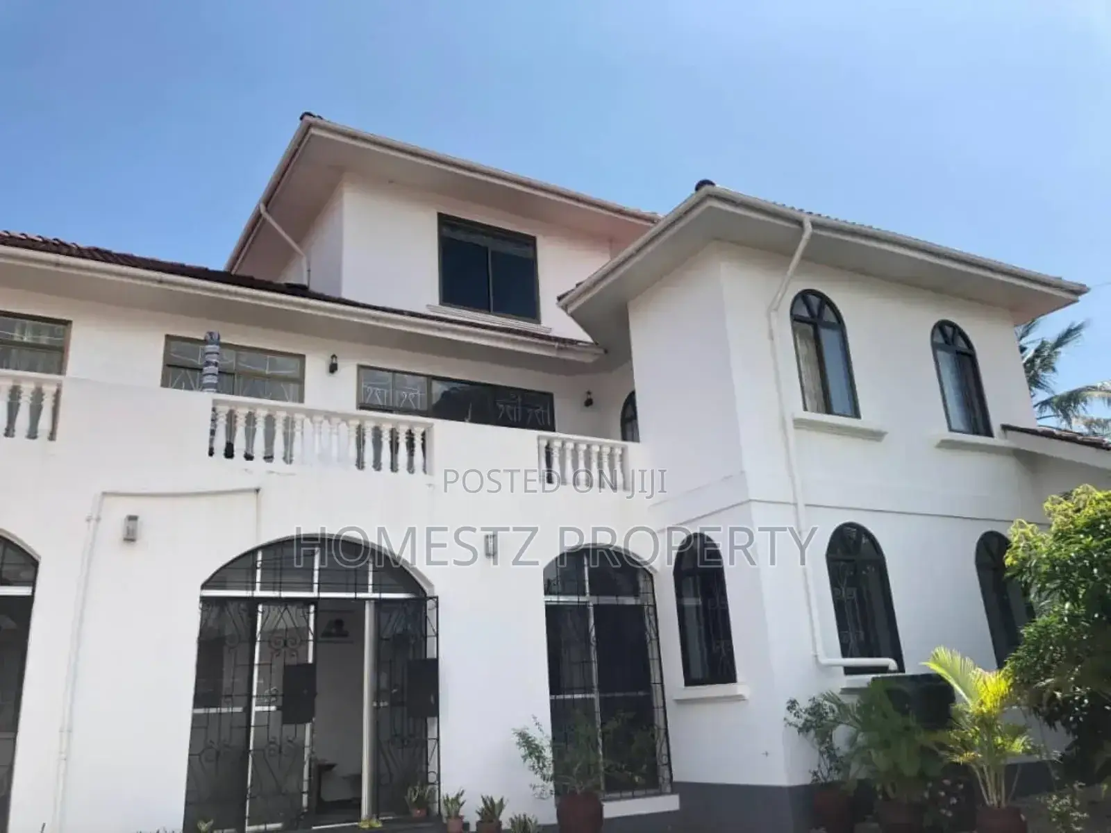 6bdrm Maisonette in Kunduchi, Kinondoni for sale