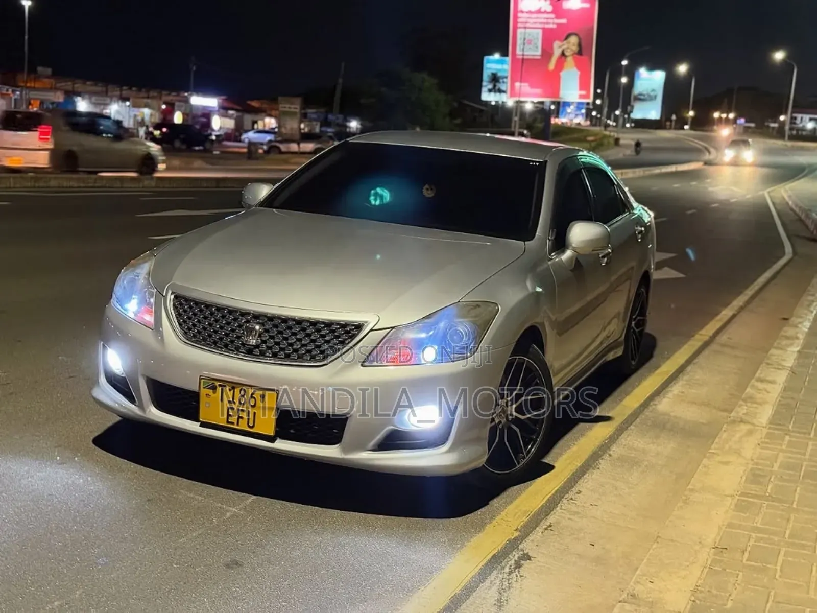 Toyota Crown 2010 Silver