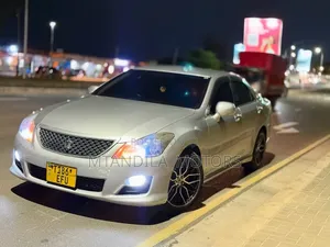Toyota Crown 2010 Silver