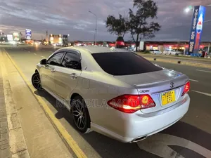 Toyota Crown 2010 Silver