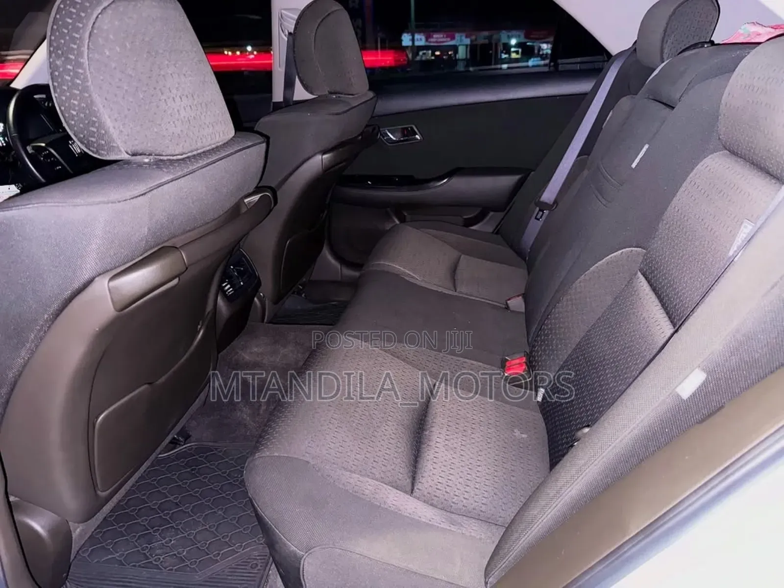 Toyota Crown 2010 Silver