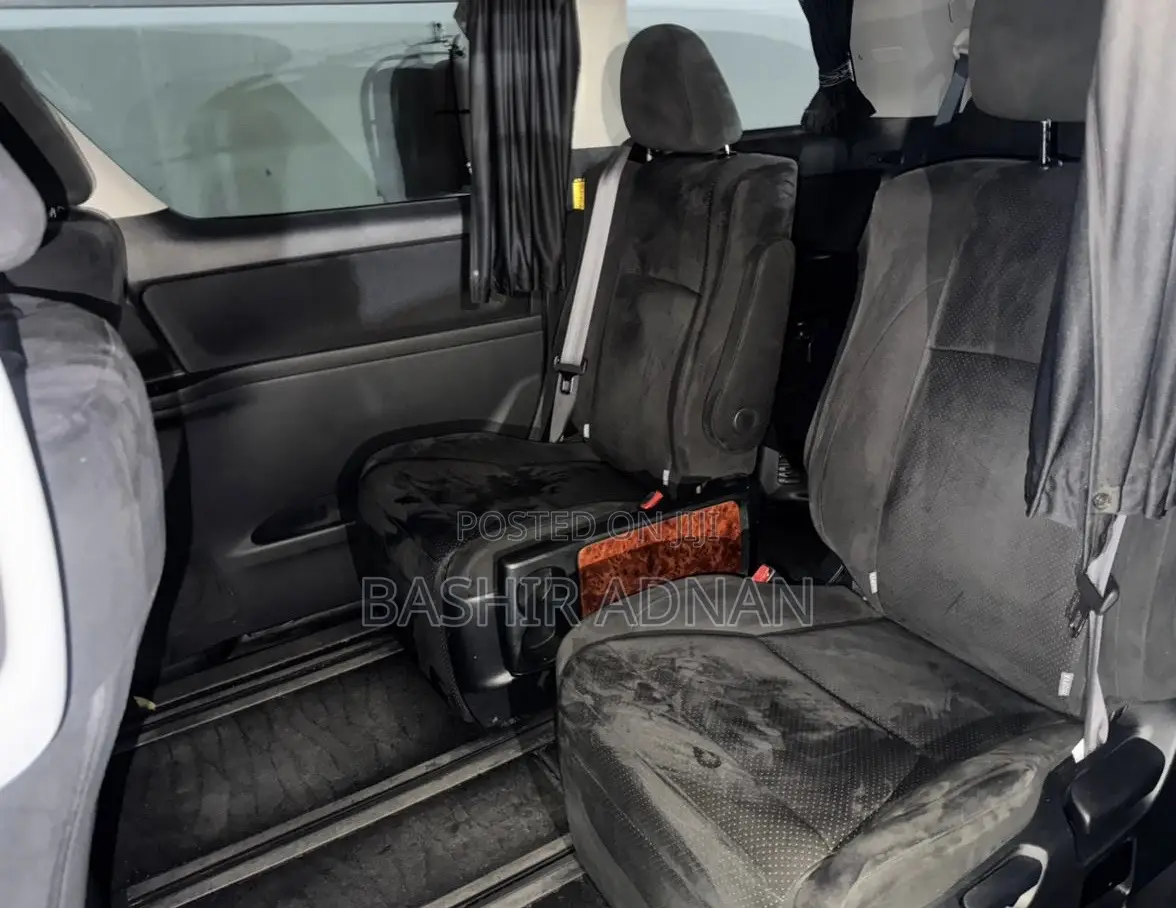 Toyota Vellfire 2010 Gray