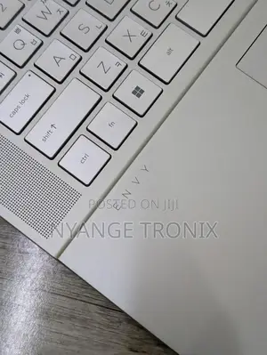 Laptop HP Envy 15-Ep0xxx 16GB AMD Ryzen 7 SSD 512GB