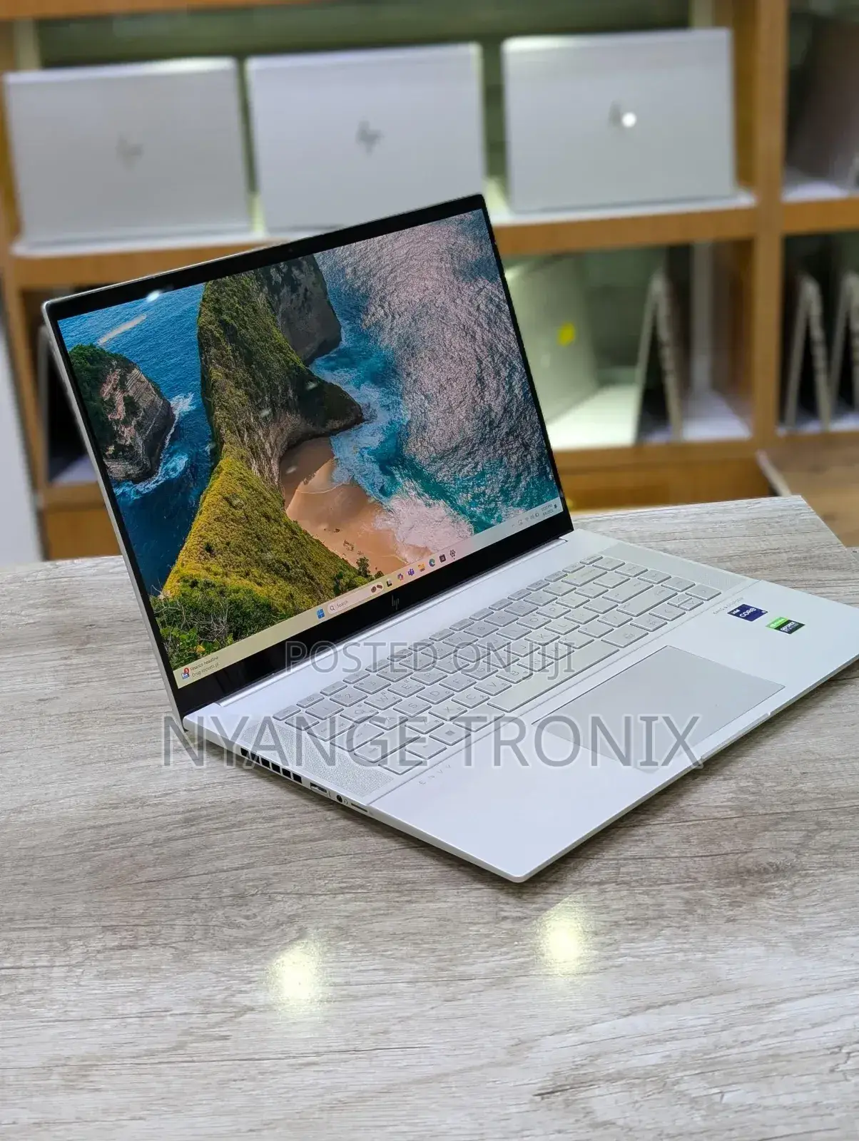 Laptop HP Envy 15-Ep0xxx 16GB AMD Ryzen 7 SSD 512GB