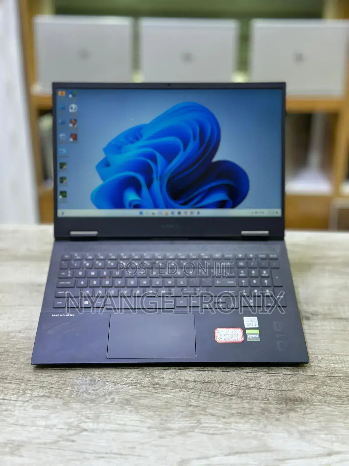 Laptop HP Omen 16 16GB AMD Ryzen 5 SSD 512GB