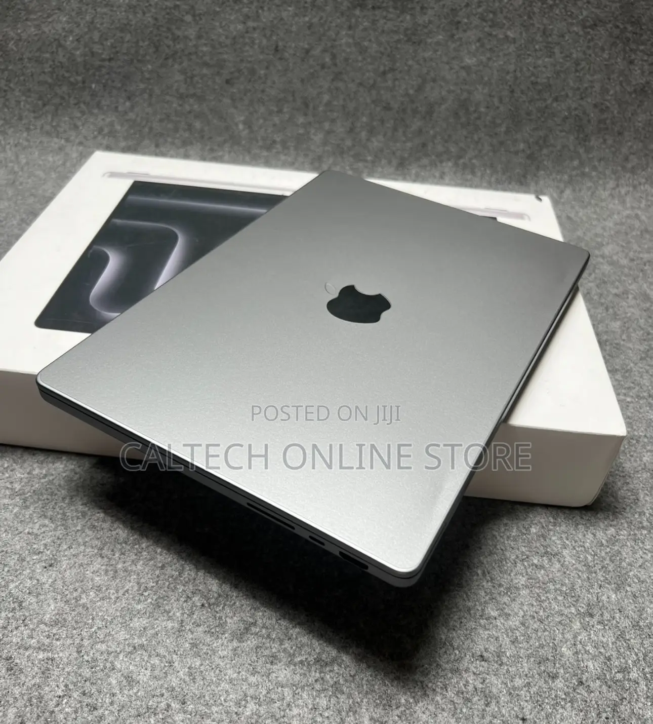Laptop Apple MacBook Pro 2023 M2 Pro 14-Inch 16GB SSD 512GB