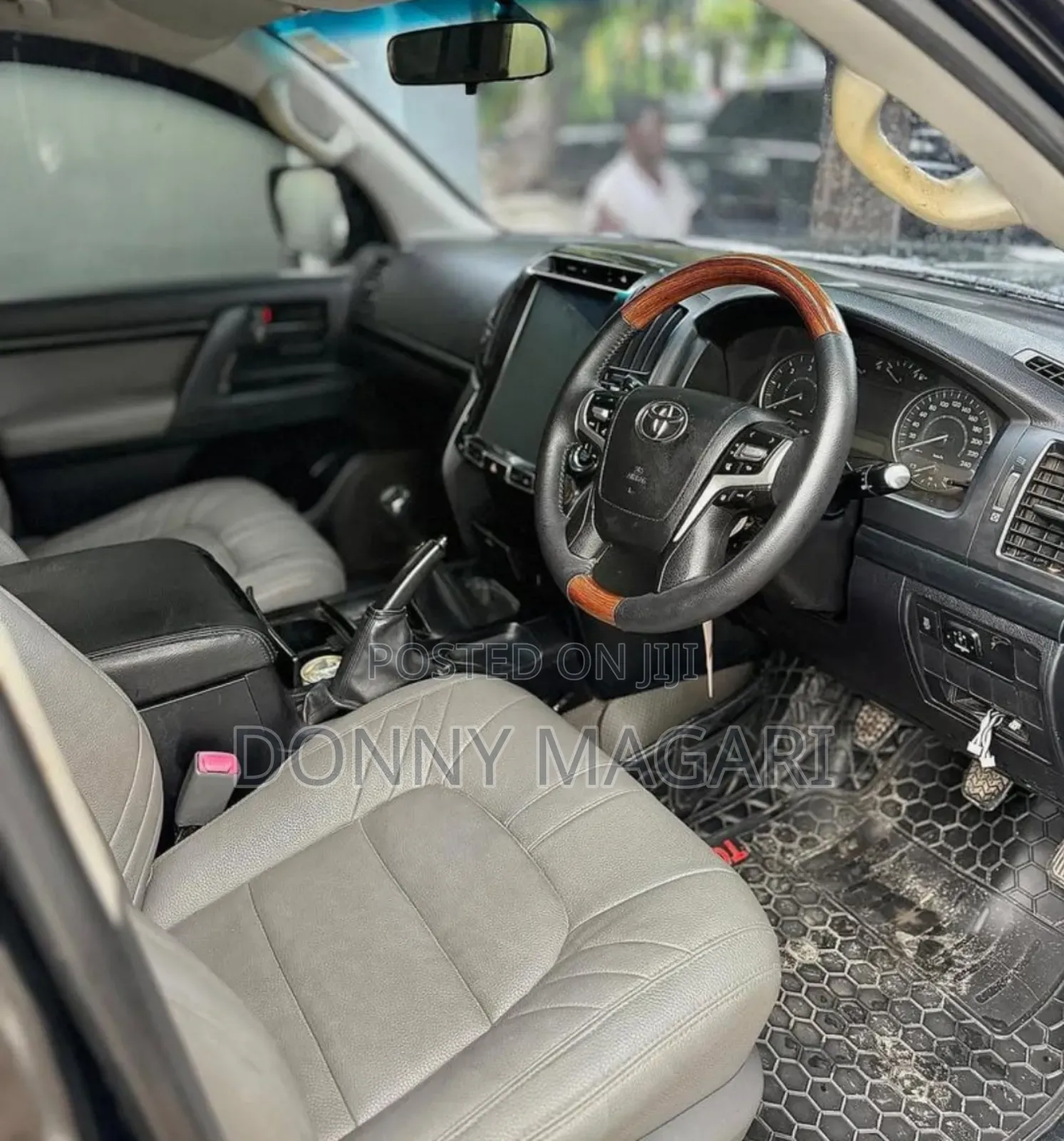Toyota Land Cruiser 2011 Black