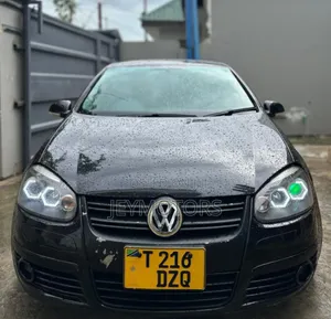 Photo - Volkswagen Golf 2010 Black