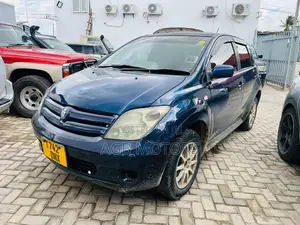 Toyota IST 2004 Blue