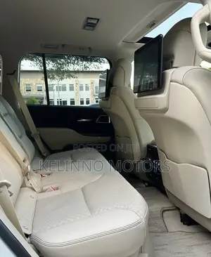 Toyota Land Cruiser 2023 White