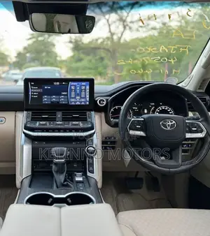 Toyota Land Cruiser 2023 White