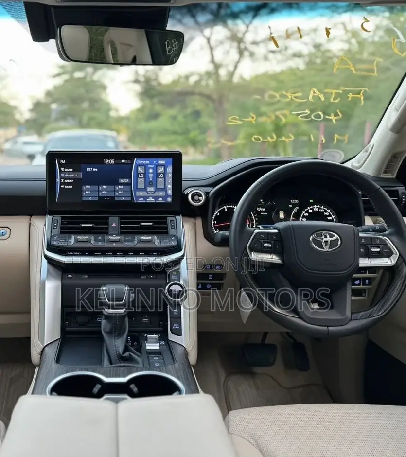 Toyota Land Cruiser 2023 White