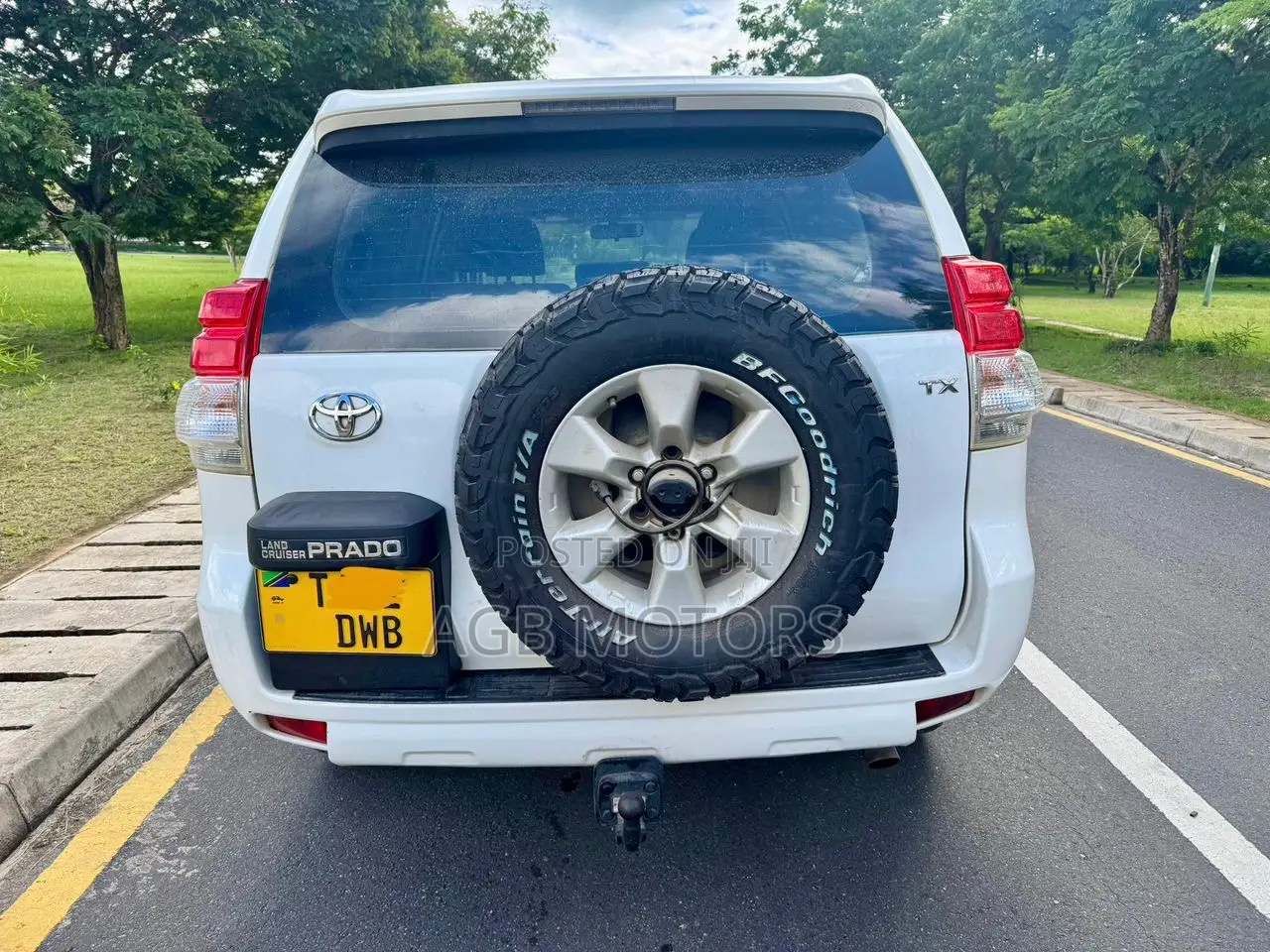 Toyota Land Cruiser Prado 2010 White